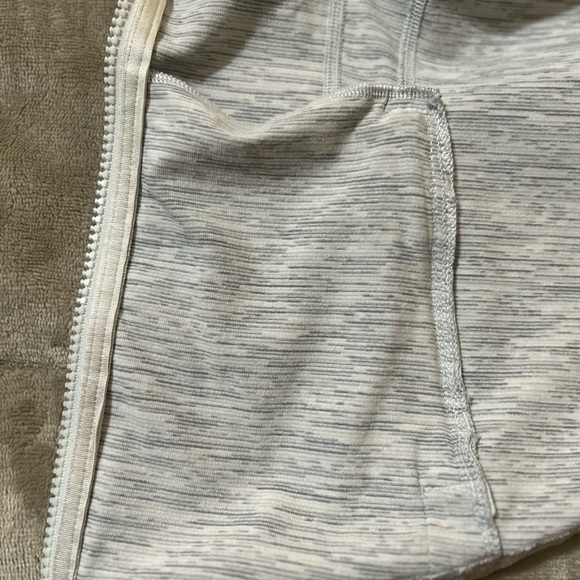 Lululemon jacket, S/6 - Picture 7 of 7